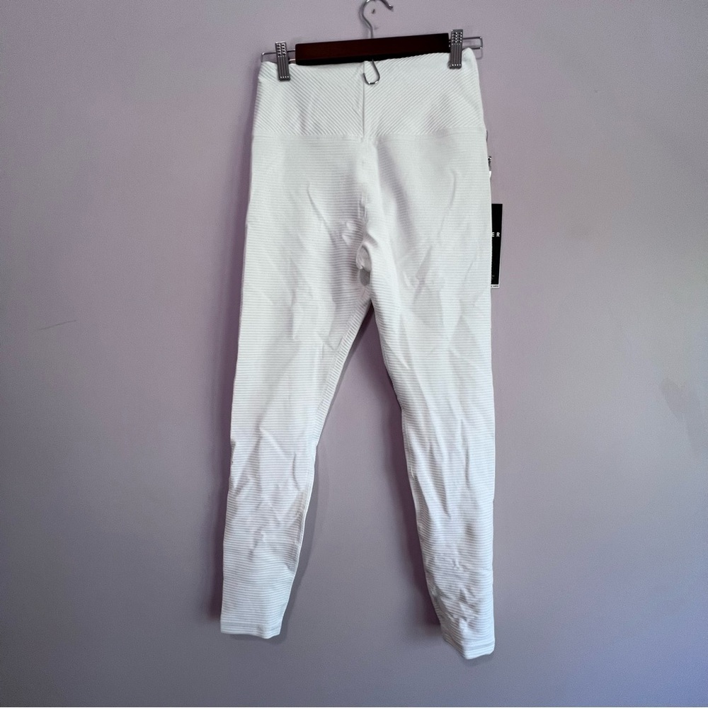 GLYDER Apparel Charge White Textured Ribbed High Rise Leggings Size M